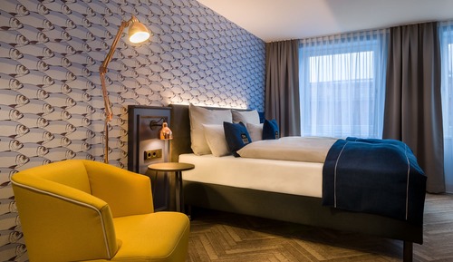 Standard Room, 1 Queen Bed