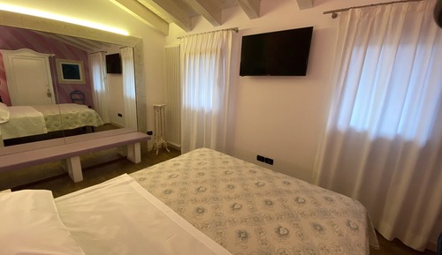 Design Double or Twin Room, 1 Bedroom, Private Bathroom, Mountain View (Calcatreppola)