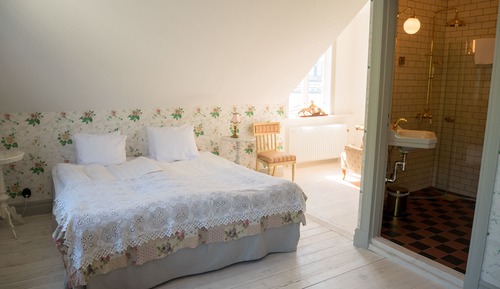 Suite, Garden View