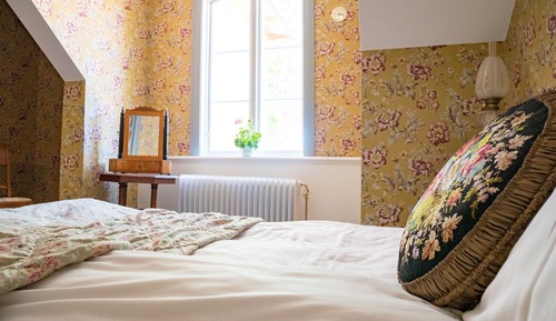 Double Room, Tower