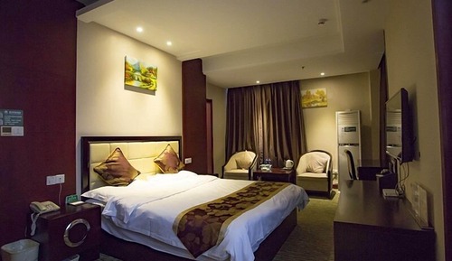 Business Suite Room
