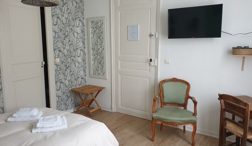 Double Room (CONFLENT)