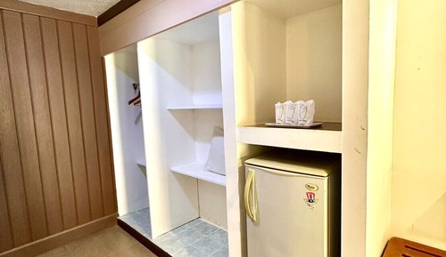 Basic Triple Room ( 3 Single Beds)