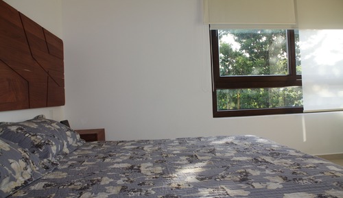 Romantic Condo, 2 Bedrooms, Kitchen, Beachside