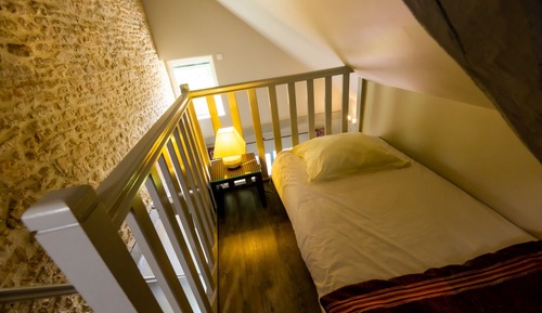 Room (Loggia)