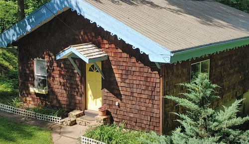 Deluxe Cottage (Pet Friendly)