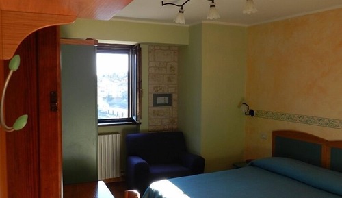 Triple Room, Multiple Beds, Mountain View