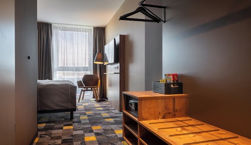 Standard Room, 1 Queen Bed, Accessible