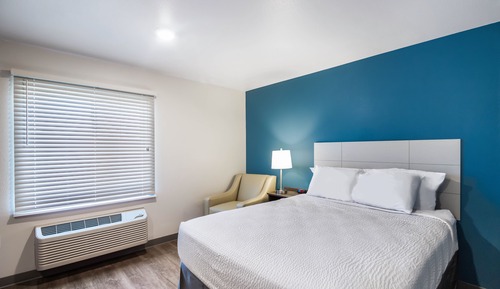 Standard Room, 1 Queen Bed, Non Smoking