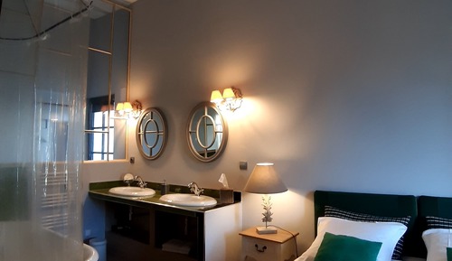 Double Room (Providence)