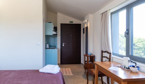 Double Room (24)
