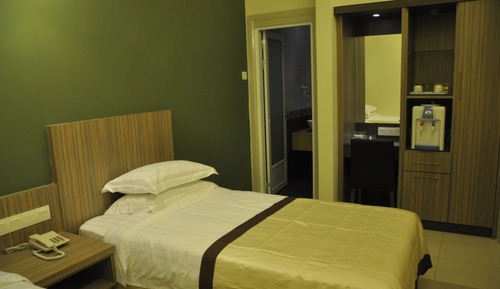 Basic Twin Room