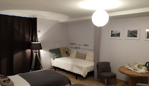 Comfort Triple Room, Ensuite, Courtyard View (RDC)