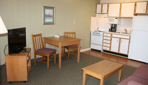 Standard Suite, 1 Queen Bed