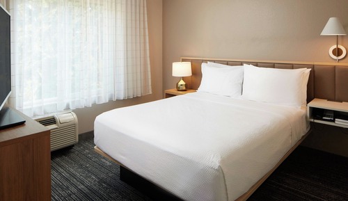 Suite, 1 Bedroom (Mobility/Hearing Accessible, Tub)