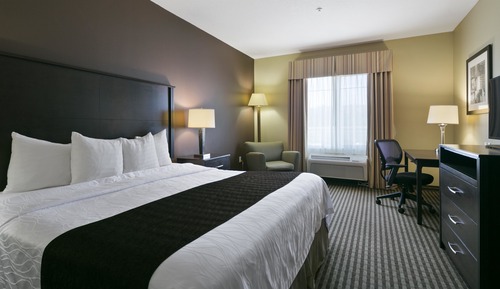 Standard Room, 1 King Bed, Non Smoking, River View