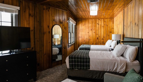 Room, 2 Queen Beds, Balcony (Historic Inn)