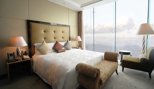 Suite, 1 Twin Bed, Smoking (CEO)