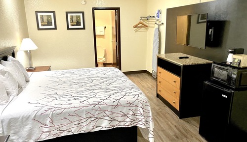 Standard Room, 1 King Bed, Non Smoking