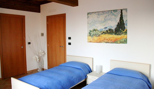 Twin Room (Barbera)