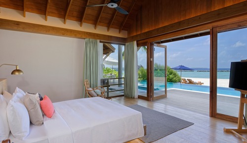 Presidential Beach Villa with Pool