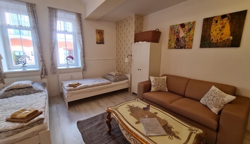 Romantic Studio, Multiple Beds, Kitchenette, Courtyard Area
