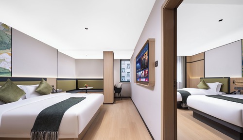 Business Triple Room, 2 Bedrooms, City View