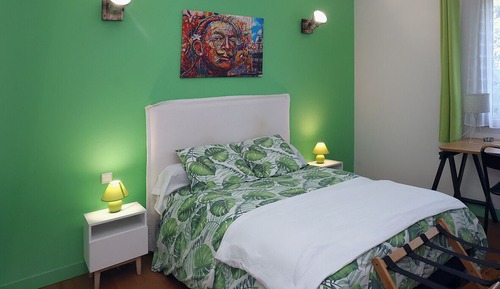 Double Room (Olive)