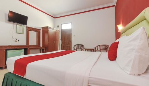 Economy Room