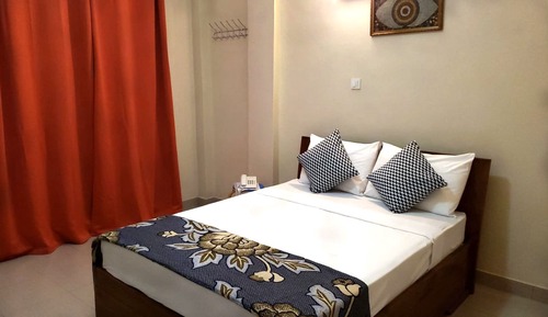Standard Room, 1 Queen Bed
