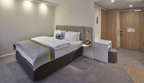 Standard Room, 1 Queen Bed, Accessible Bathtub