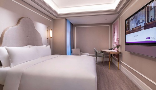 Standard Room, 1 King Bed
