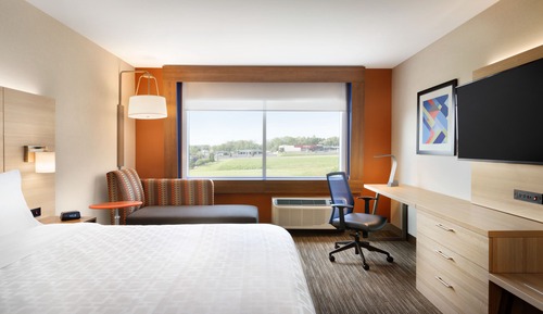 Suite, 1 King Bed, Accessible (Communications)
