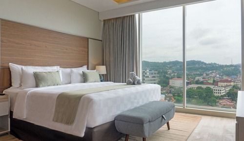 Royal Suite, 1 King Bed, City View