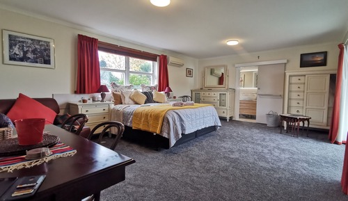 Deluxe Double or Twin Room, 1 Bedroom, Patio, Courtyard View