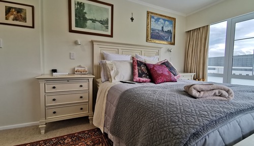 Superior Room, 1 Queen Bed, Ensuite, Lake View