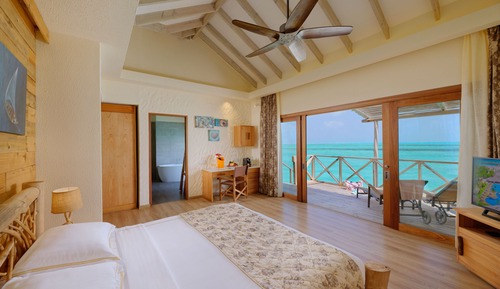 Aqua Suite with Private Pool and Floating Breakfast