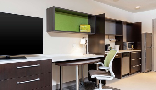 Studio, 1 King Bed, Accessible, Bathtub