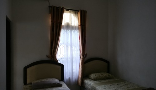 Economy Twin Room