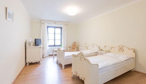 Romantic Room, City View