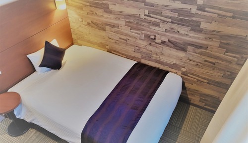 Single Room, Smoking