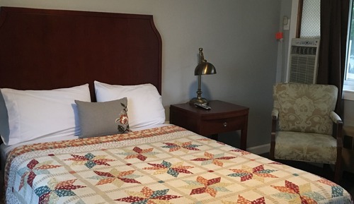 Standard Room, 1 Queen Bed