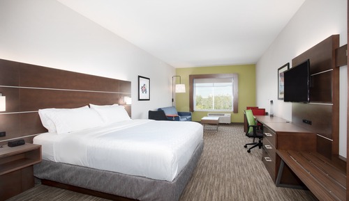 Suite, 1 King Bed, Accessible