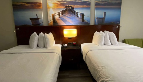 Room, 2 Queen Beds, Non Smoking (Exterior Corridor)
