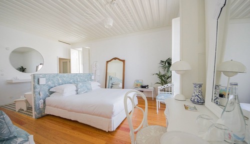 Design Suite, Balcony