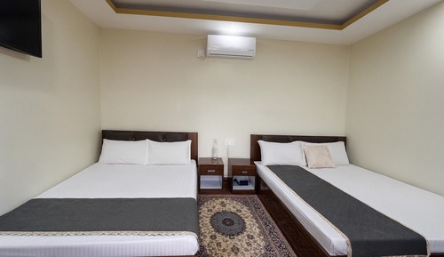Comfort Apartment, Hill View