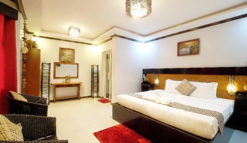 Honeymooners Suite