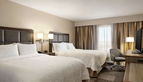 Studio, 2 Queen Beds, Refrigerator & Microwave (Wet bar)