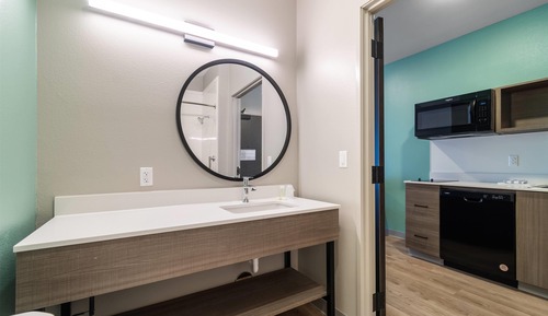 Suite, 1 Queen Bed, Non Smoking