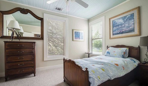 House, Multiple Beds, Patio, Garden View (208 N Avenue G)